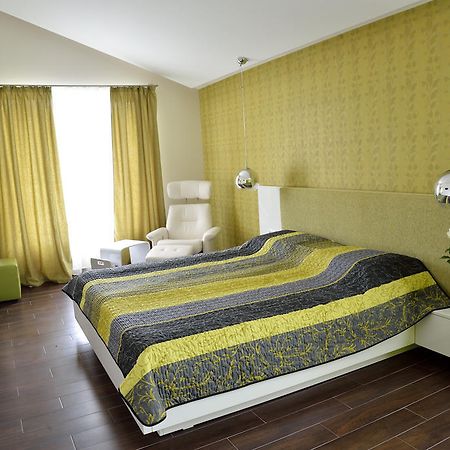 Glicinia Hotel Goldstrand Zimmer foto
