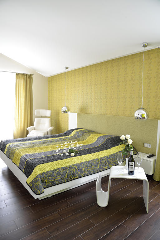 Glicinia Hotel Goldstrand Zimmer foto
