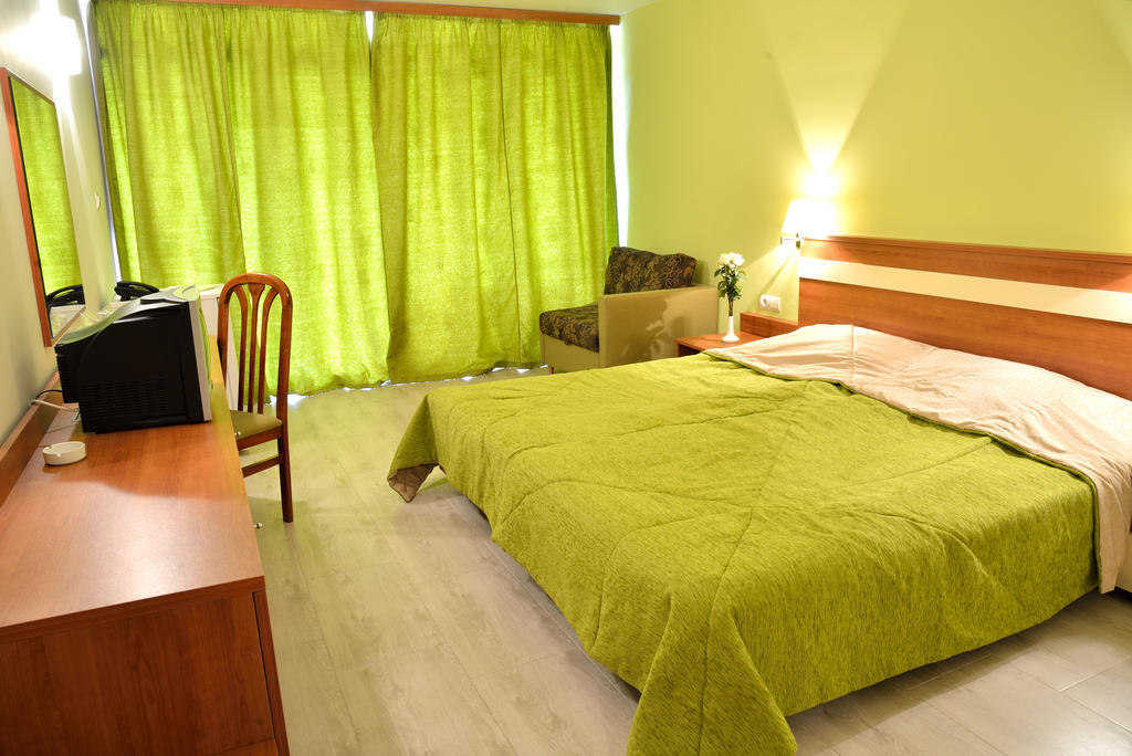 Glicinia Hotel Goldstrand Zimmer foto